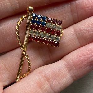 Patriotic vintage American flag gold tone and rhinestone brooch